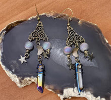 Load image into Gallery viewer, Triskele Earrings