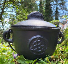 Load image into Gallery viewer, Triquetra Cauldron
