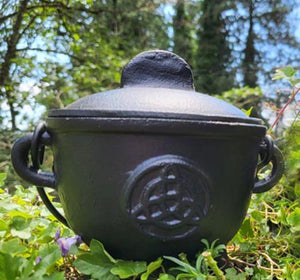 Triquetra Cauldron